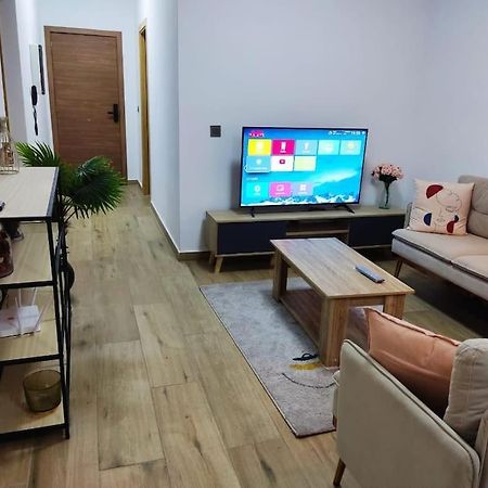 Superbe Appartement Avec Parking Gratuit Et Garde Dakar Exterior foto