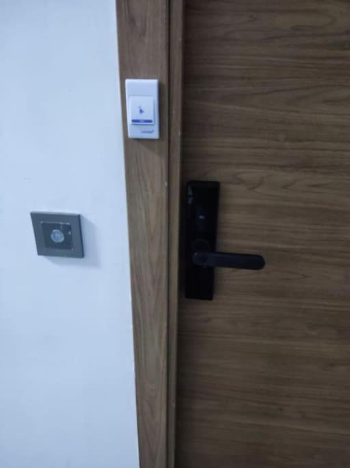 Superbe Appartement Avec Parking Gratuit Et Garde Dakar Exterior foto