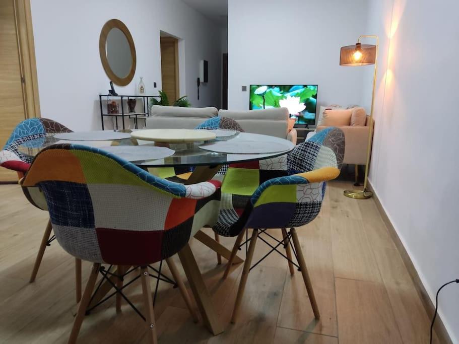 Superbe Appartement Avec Parking Gratuit Et Garde Dakar Exterior foto
