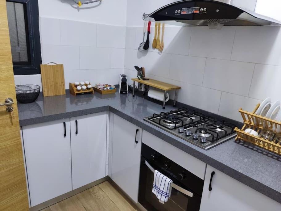 Superbe Appartement Avec Parking Gratuit Et Garde Dakar Exterior foto
